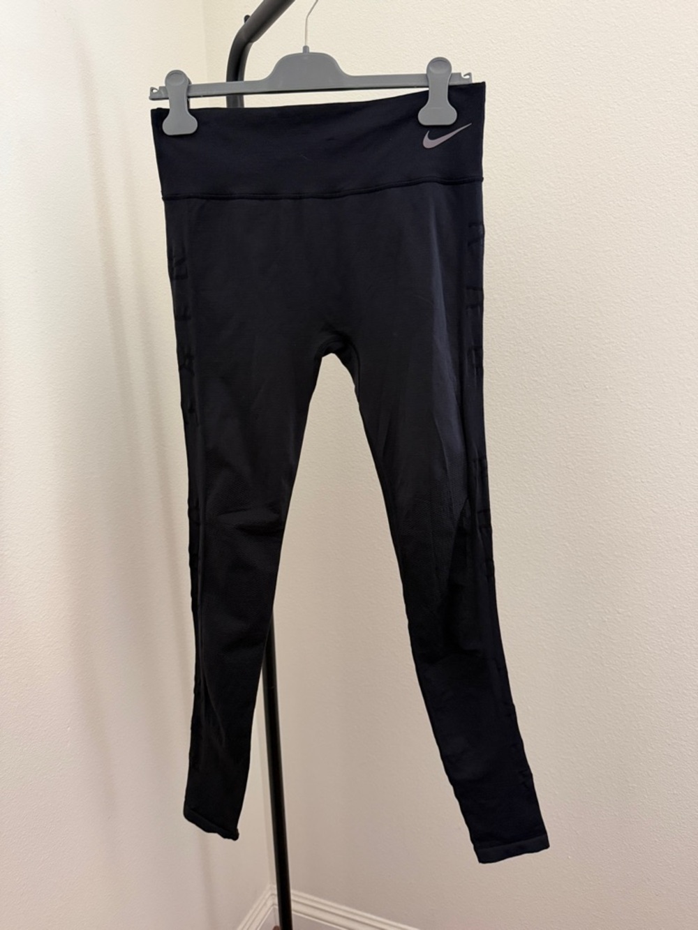 Nike Women’s mid-Rise luxe wool blend running division Leggings - Picture 7 of 8